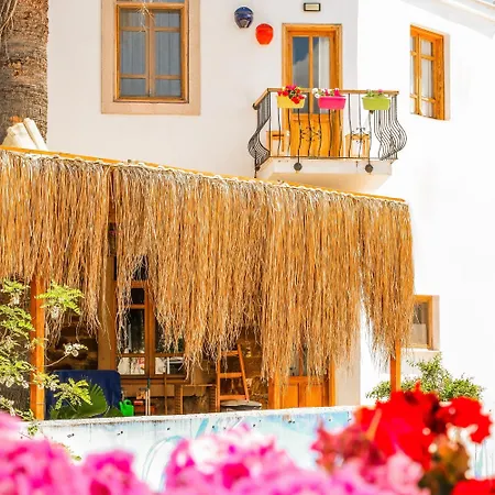 Puerhayal 酒店 Çeşme